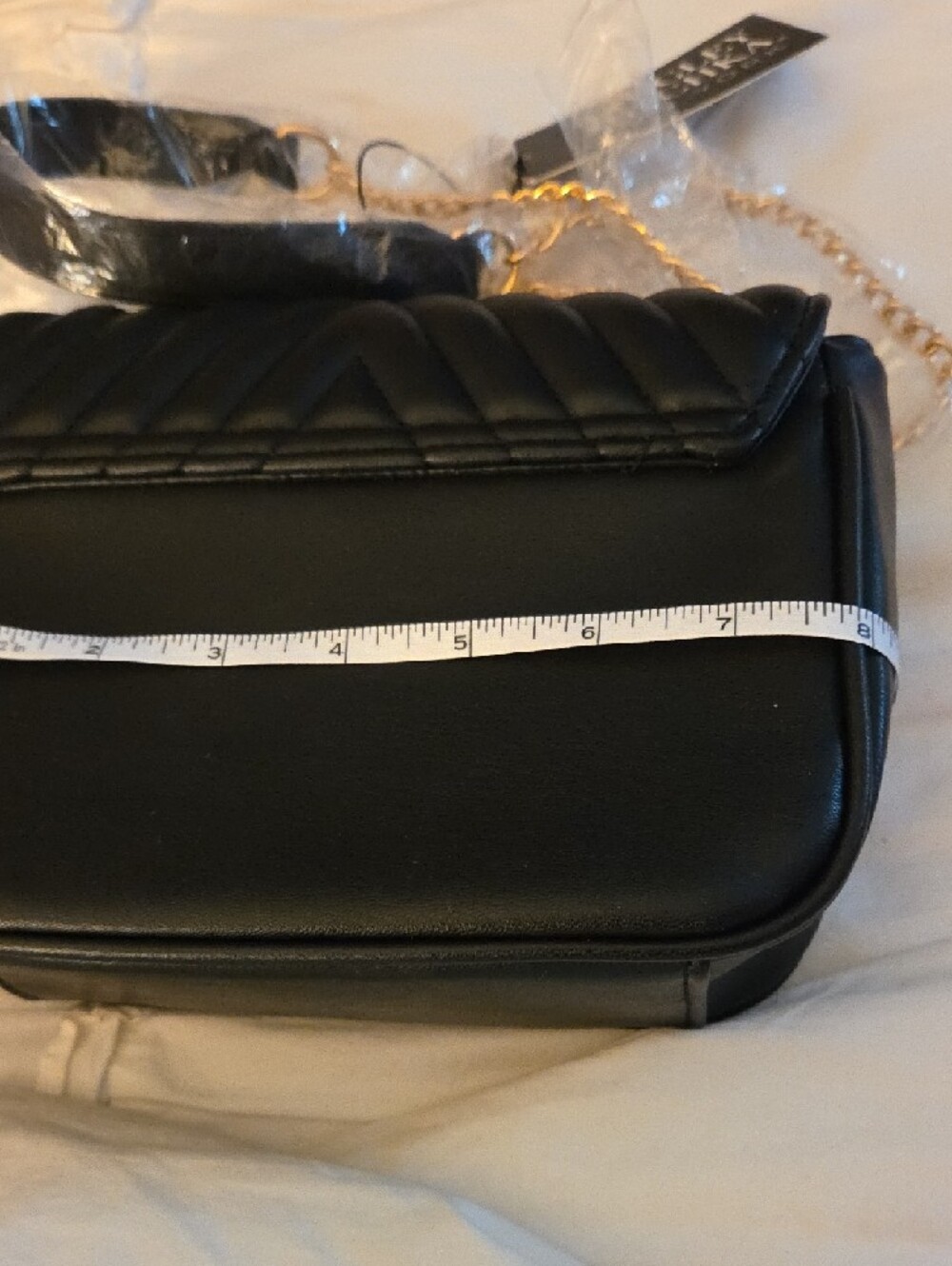 NWT Black Badgley Mischka Quilted Shoulder Bag with Gold Hardware Rare Design - Picture 4 of 7